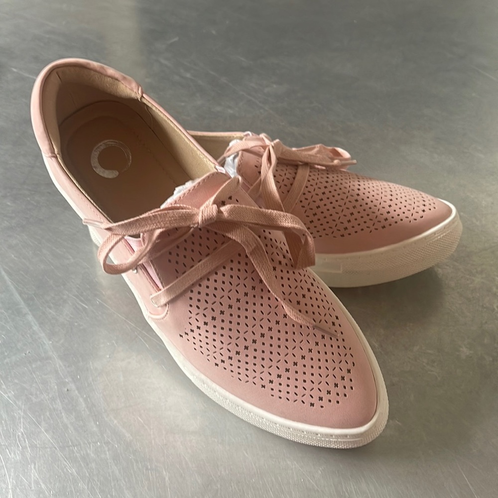 Journee Collection Comfort Shantel
